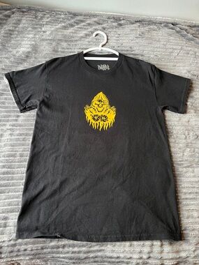 Empyre Black Short-Sleeve Tee with Yellow Dripping Skull Graphic